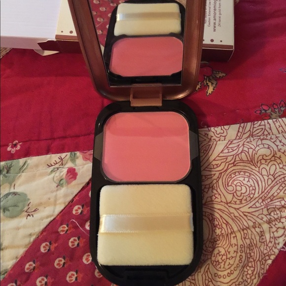 Amore Mio 24k Gold Blush/ Compact New - Picture 2 of 5